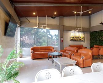 Urbanview Hotel Delima 101 Syariah - Serang City - Lounge