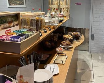 Hôtel Inn Design Le Havre Nord Montivilliers - Montivilliers - Buffet