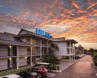 Cove Inn on Naples Bay - נייפלס - בניין