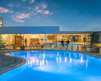 A Hotel Mykonos - Mykonos - Bazén