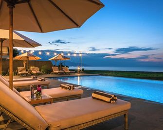 The Manik Kalisada - Seririt - Pool