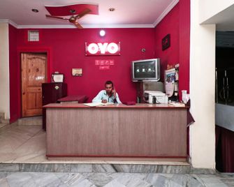 OYO Hotel Centre Point - Alīgarh - Recepción