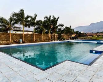 The Kanila Resort - Karjat - Piscina