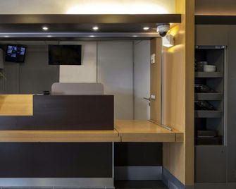 B&B HOTEL La Rochelle Angoulins Sur Mer - Angoulins - Recepce