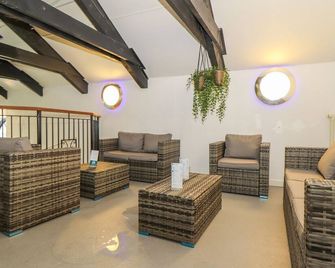 Trewince Manor Cottage - Truro - Lounge