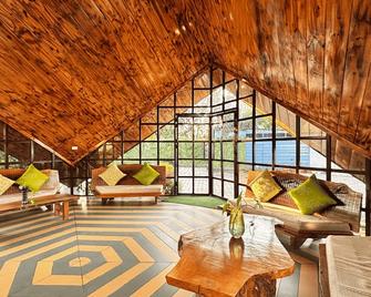 Justa Lazy Haven Corbett - Rāmnagar - Oturma odası