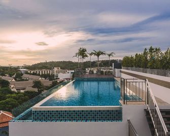 Condo in Kata in Ozone - Unit A708 - Karon - Piscina