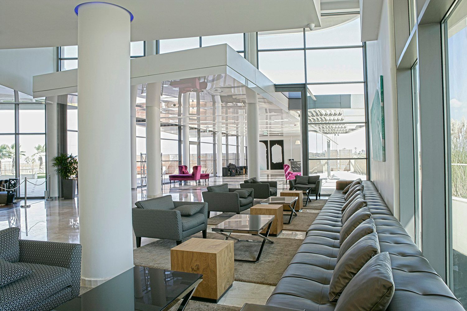 פליי חוף הצוק