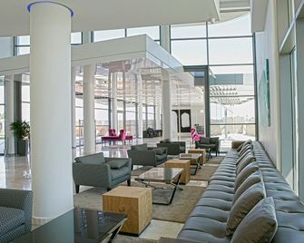 Play Hazuk Beach - Tel Aviv - Lobby