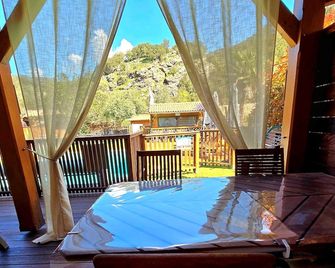 Gites O Fil De L'eau Piscine Spa Accès Rivière - Castirla - Balcony