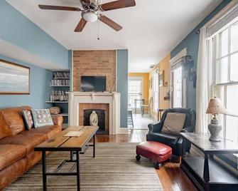 Artist's Guest Quarters in Grant Park - Atlanta - Sala de estar