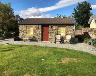 Fache Cottage - Clyde - Patio