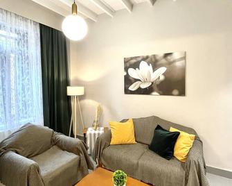 Elia downtown Towerhouse - Mytilene - Living room