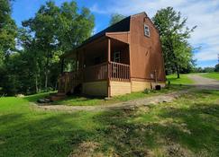 Rustic Private Cabin on 30 acres w/Loft/Firepit/Secluded/Trails - Patriot - Byggnad