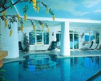 Hotel Des Alpes - Molveno - Piscina
