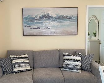 1.5 blocks to the Beach newly remodeled duplex - Ship Bottom - Sala de estar