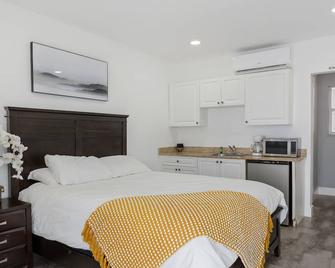 Lovely Studio Walking Distance To Ocean - Suite 7 - Hollywood - Bedroom