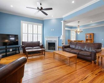 Pet Friendly Water Front Home In Palatka - Palatka - Sala de estar