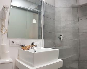 Hotel Del Mar - Vigo - Bathroom