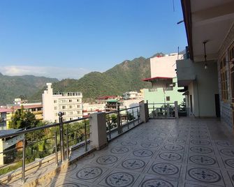 Kandari Homestay - Rishikesh - Balcón