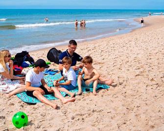 4 person holiday home in Ringkøbing-By Traum - Ringkøbing - Beach