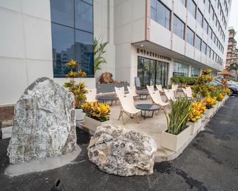 Shenzhen Airport Hotel - Shenzhen - Patio