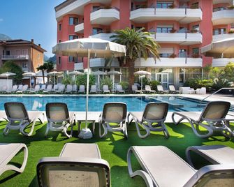 Palace Hotel Città - ארקו - בריכה