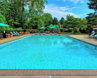 Pine Brook 1108 I Pool Gym I Free Parking ! - Newark - Pool