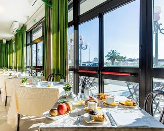 Hotel Lungomare - Cervia