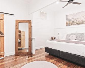 The Shack - Location Meets Luxury - 15-17 Park Street - Evans Head - Habitación