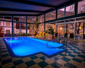 Hotel Flattacher Hof - Flattach - Pool