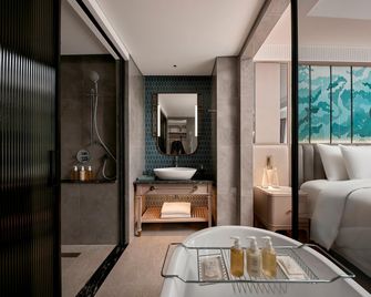 La Siesta Premium Lakeside - Hanoi
