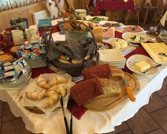 Guesthouse Draga - Begunje na Gorenjskem - Buffet