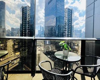 Comfy and Stylish Apartment in front of Crown with Free Parking - Melbourne - Balcony