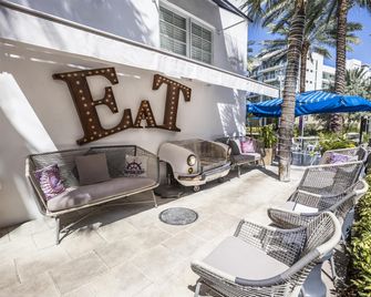Oceanside Hotel and Suites - Miami Beach - Patio