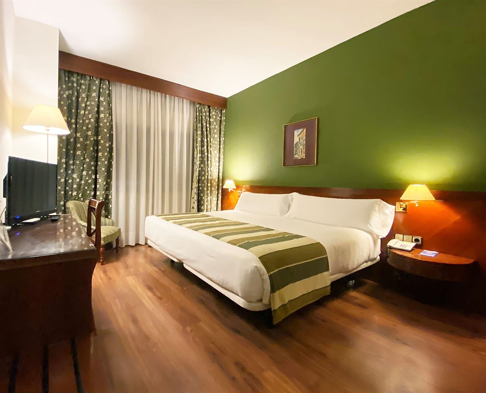 هوتل توري مانجانا - كوينكا - غرفة نوم