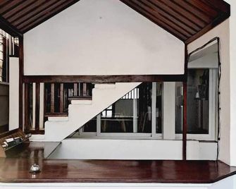 Hotel Casa de Copan - Копан - Сходи