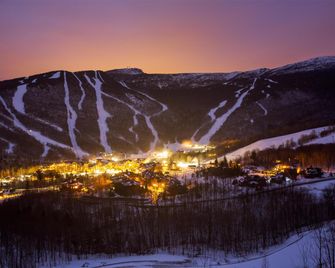 The Lodge at Spruce Peak - סטואו - בניין