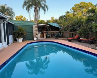 Lakeside retreat - New Port Richey - Piscina