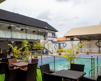 Wingate Exotic - Ilorin - Pool
