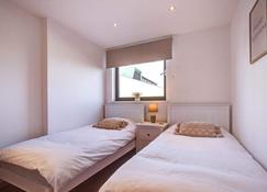 Stylish 2 Bedroom Apartment on the Waterfront - Ipswich - Bedroom