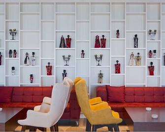 Euphoria Batumi Convention & Casino Hotel - Batumi - Lounge