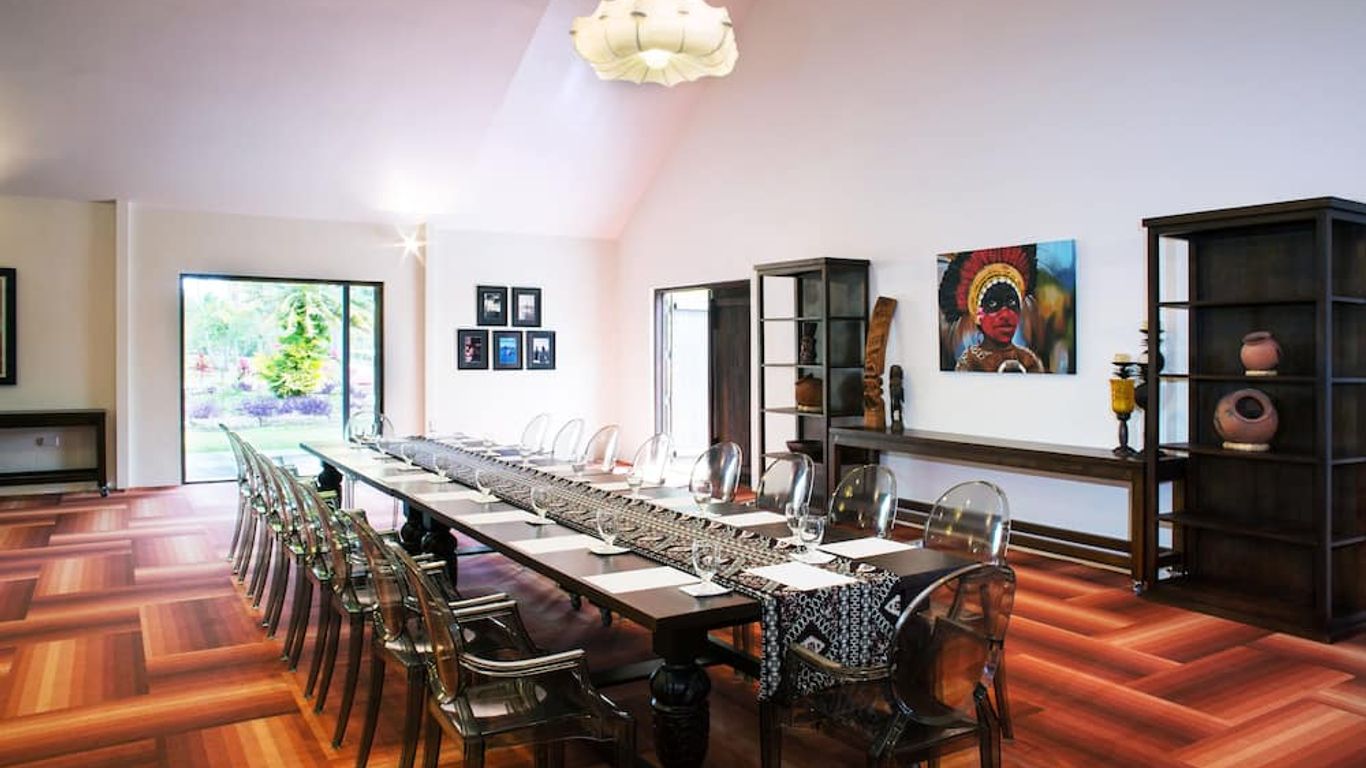 Musket Cove Island Resort