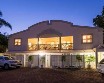 Flamingo Rocks - דורבן - בניין