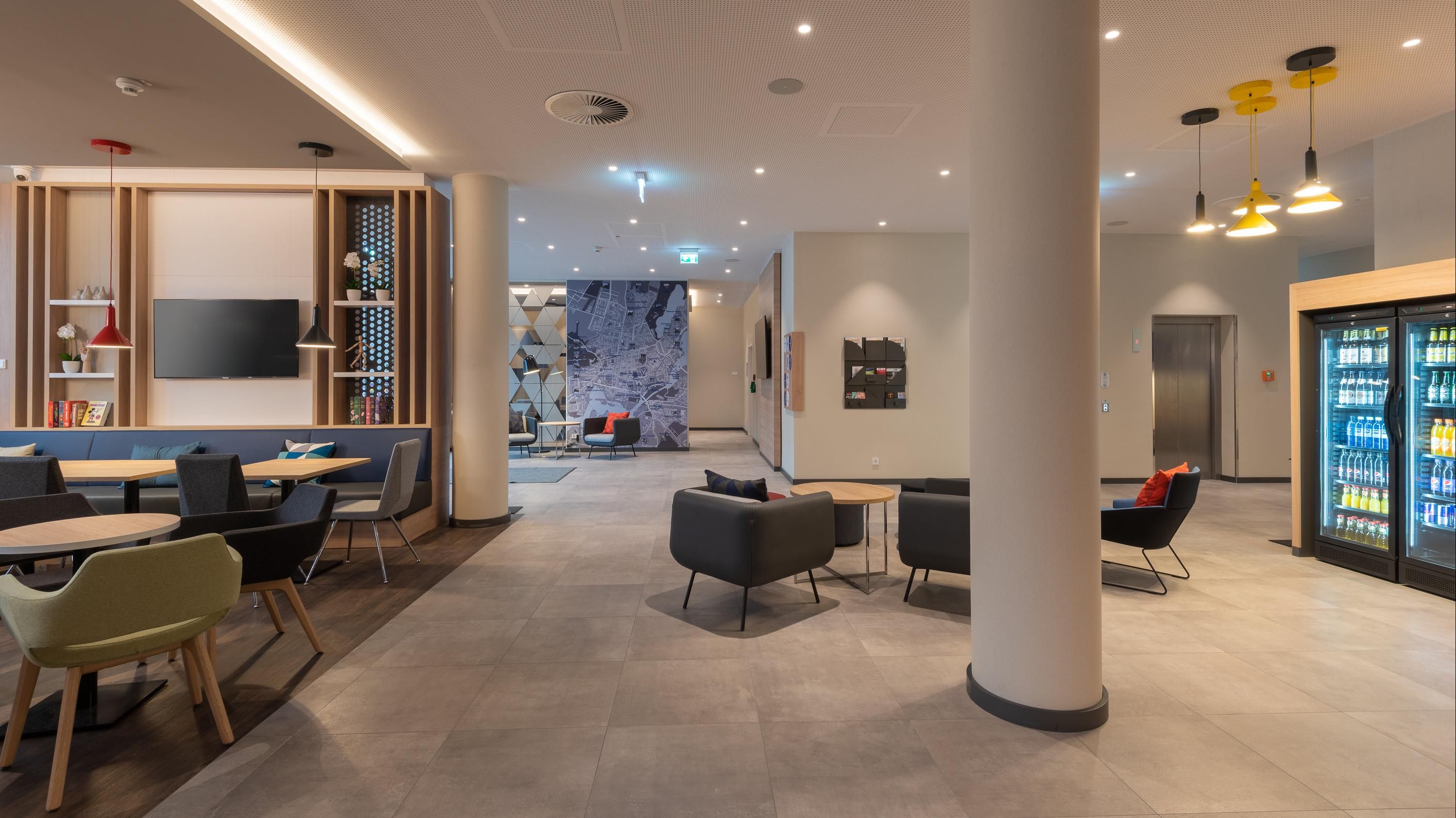 Holiday Inn Express and Suites Potsdam, an IHG Hotel - פוטסדאם - בניין