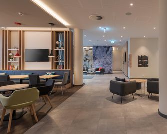 Holiday Inn Express and Suites Potsdam, an IHG Hotel - Potsdam - Gebäude