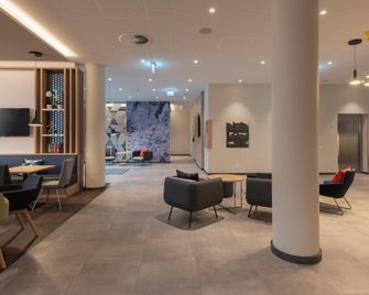 Holiday Inn Express and Suites Potsdam, an IHG Hotel - פוטסדאם - בניין