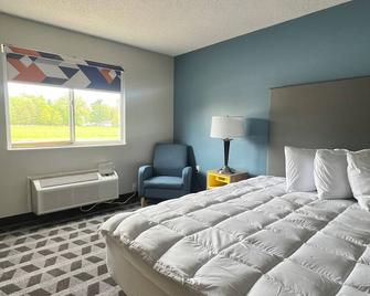 Lakewood Inn & Suites - Dowagiac - Bedroom