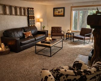 Chinook Winds Motel - Dubois - Sala de estar