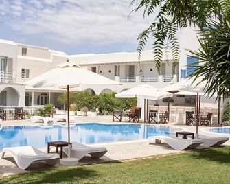 Polos Hotel Paros - Parikia - Pool